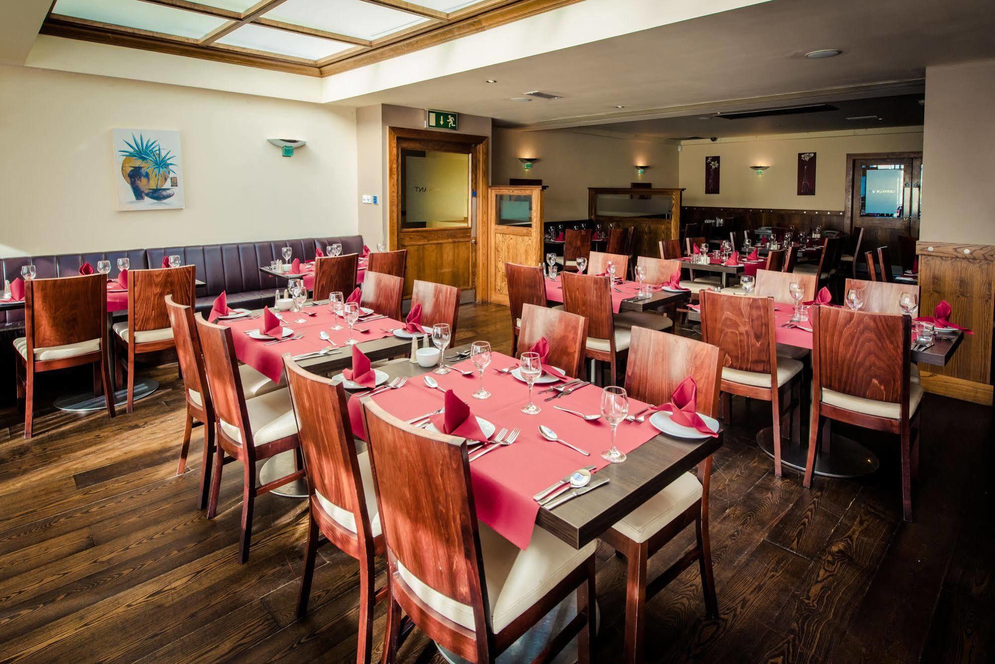 Rochestown Hotel 3*