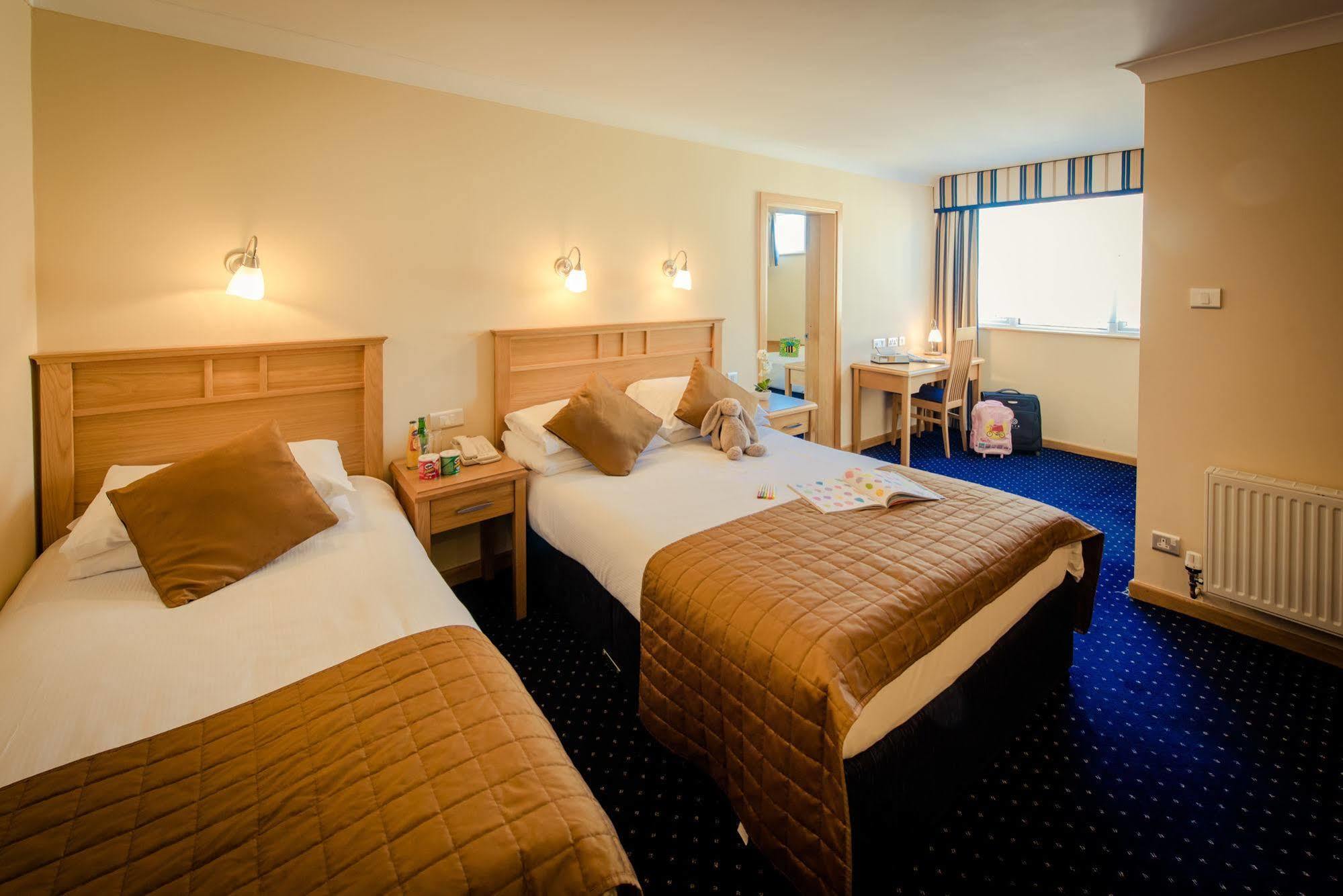 Rochestown 3*